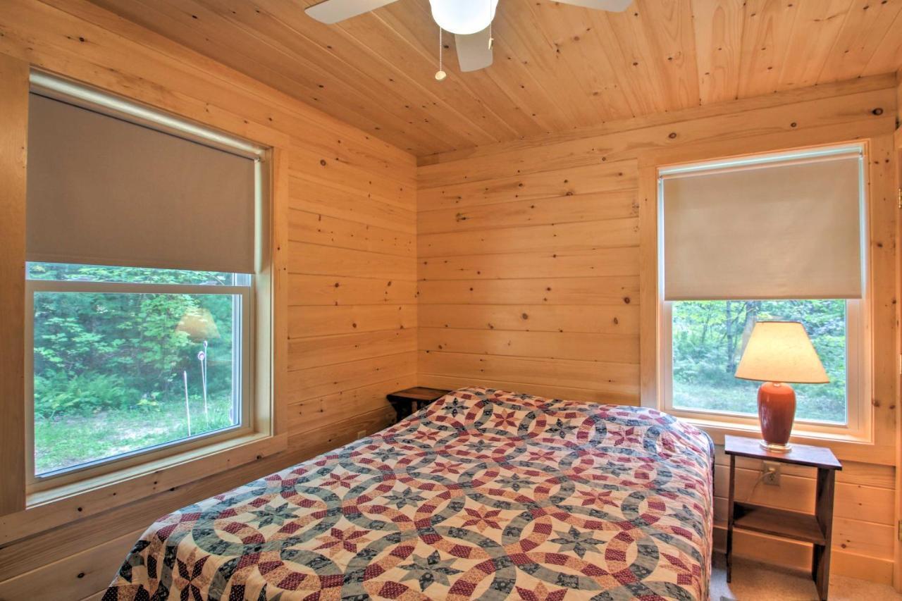 Family Cabin With Beach Access On Panther Pond Raymond 外观 照片
